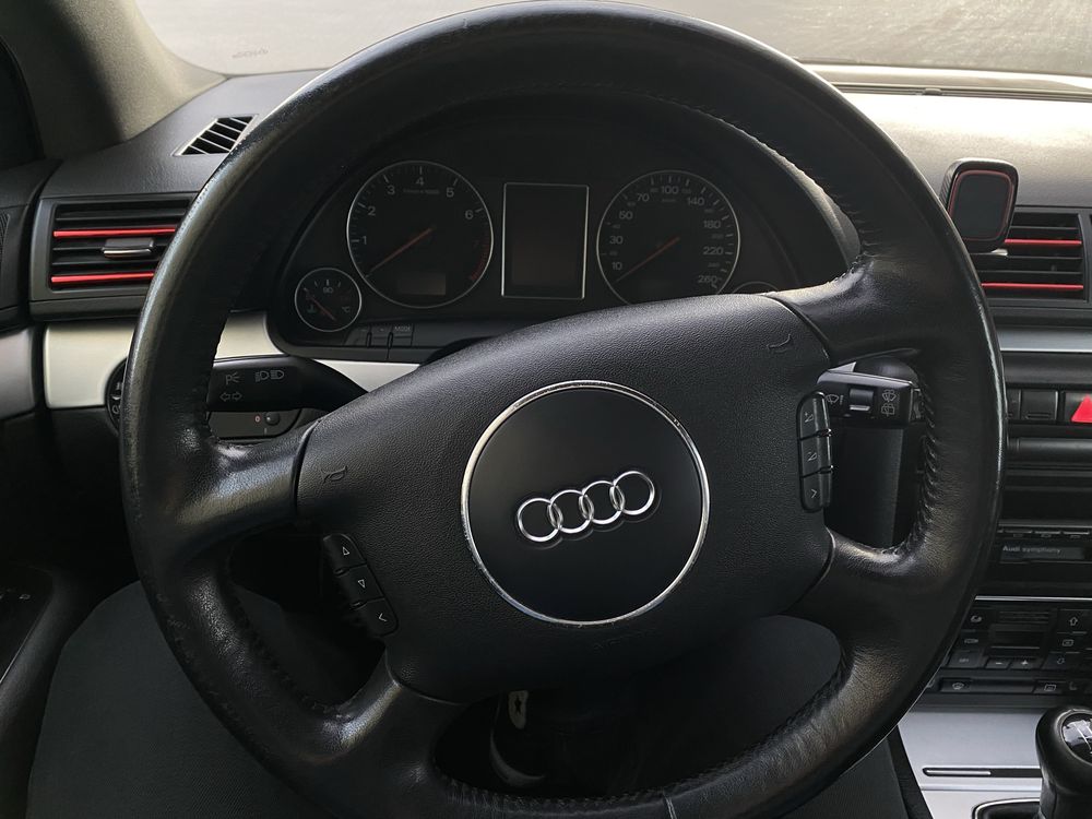 Audi A4 B6 2003 2.0 бензин