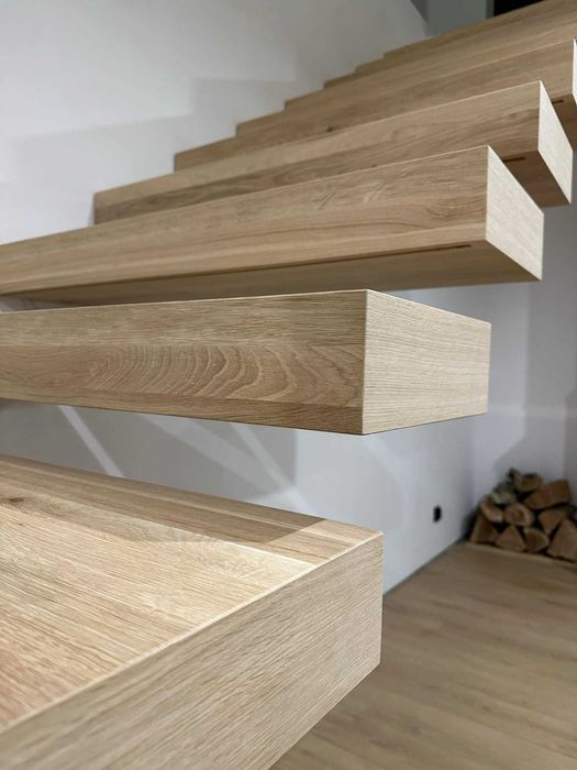 Stopnie półkowe. Lite. Dąb. LED