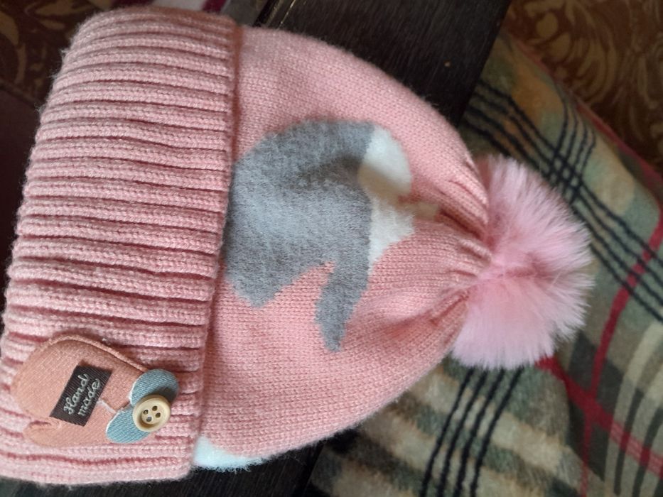 Шапка для дівчинки зимова