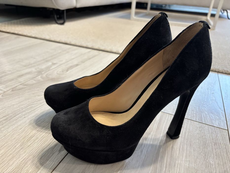 Szpilki zamszowe GUESS rozmiar 36 czarne wysokie platformy