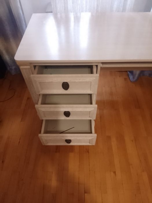 Стол письмовий та і шафа фірми VOX