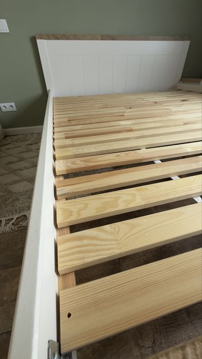 Rama łóżka + materac 160x200 cm stan bardzo dobry