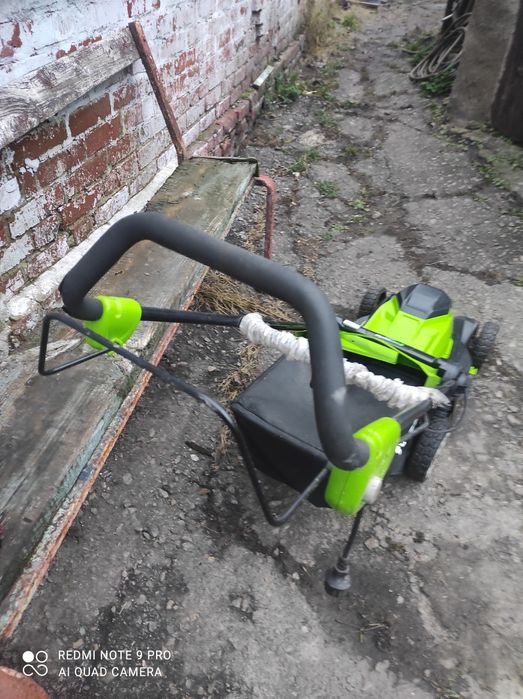 Продам газонокосилку green works