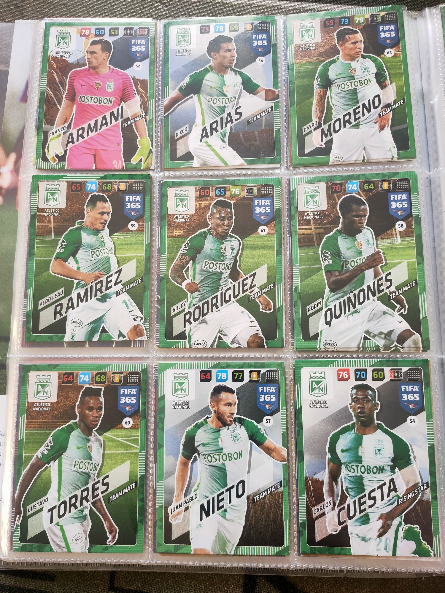 Album Panini Adrenalyn 2018 z karami