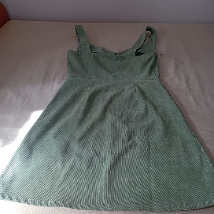 Vestido com alças, verde musgo
