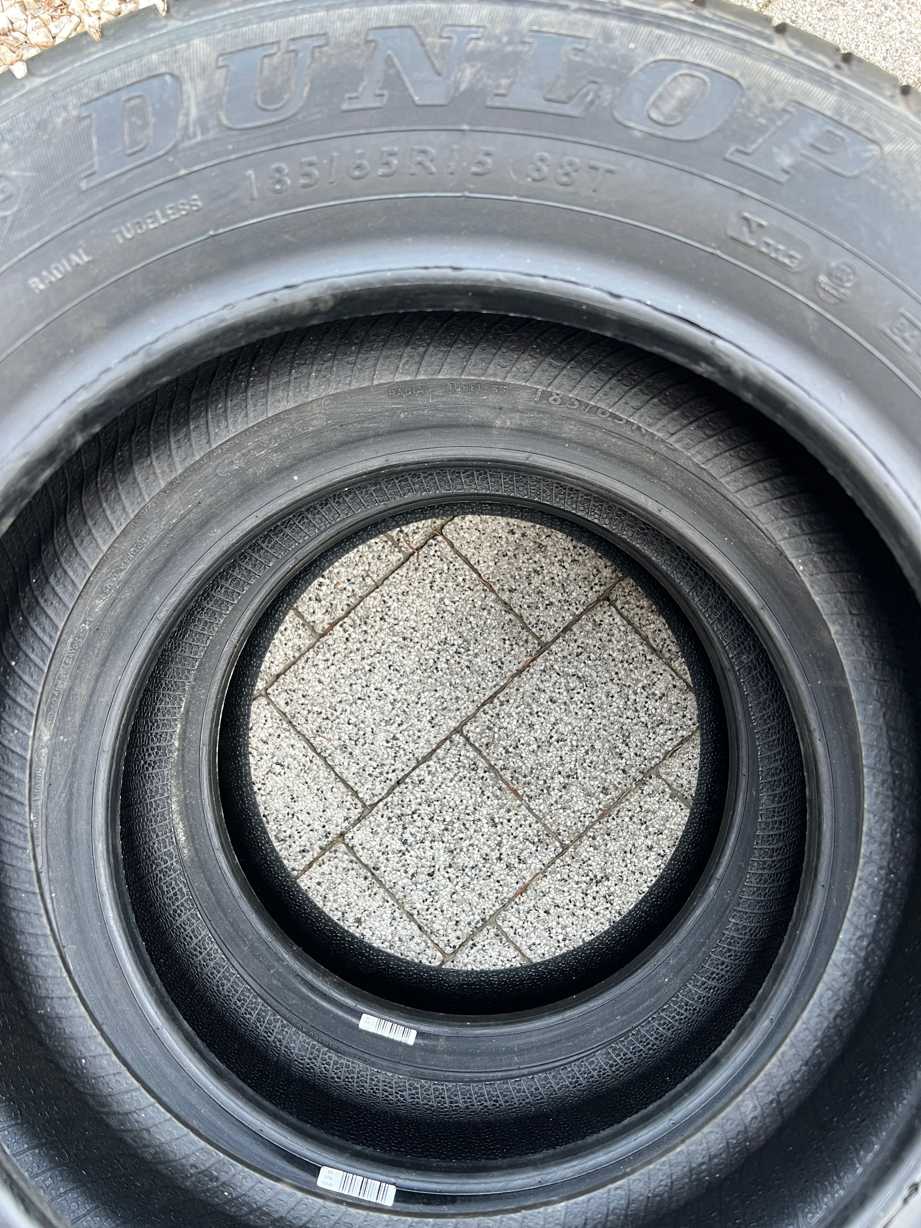 Komplet 4 szt. Opony Dunlop Sport 01, rozmiar 185/65R15 8 mm bieżnika