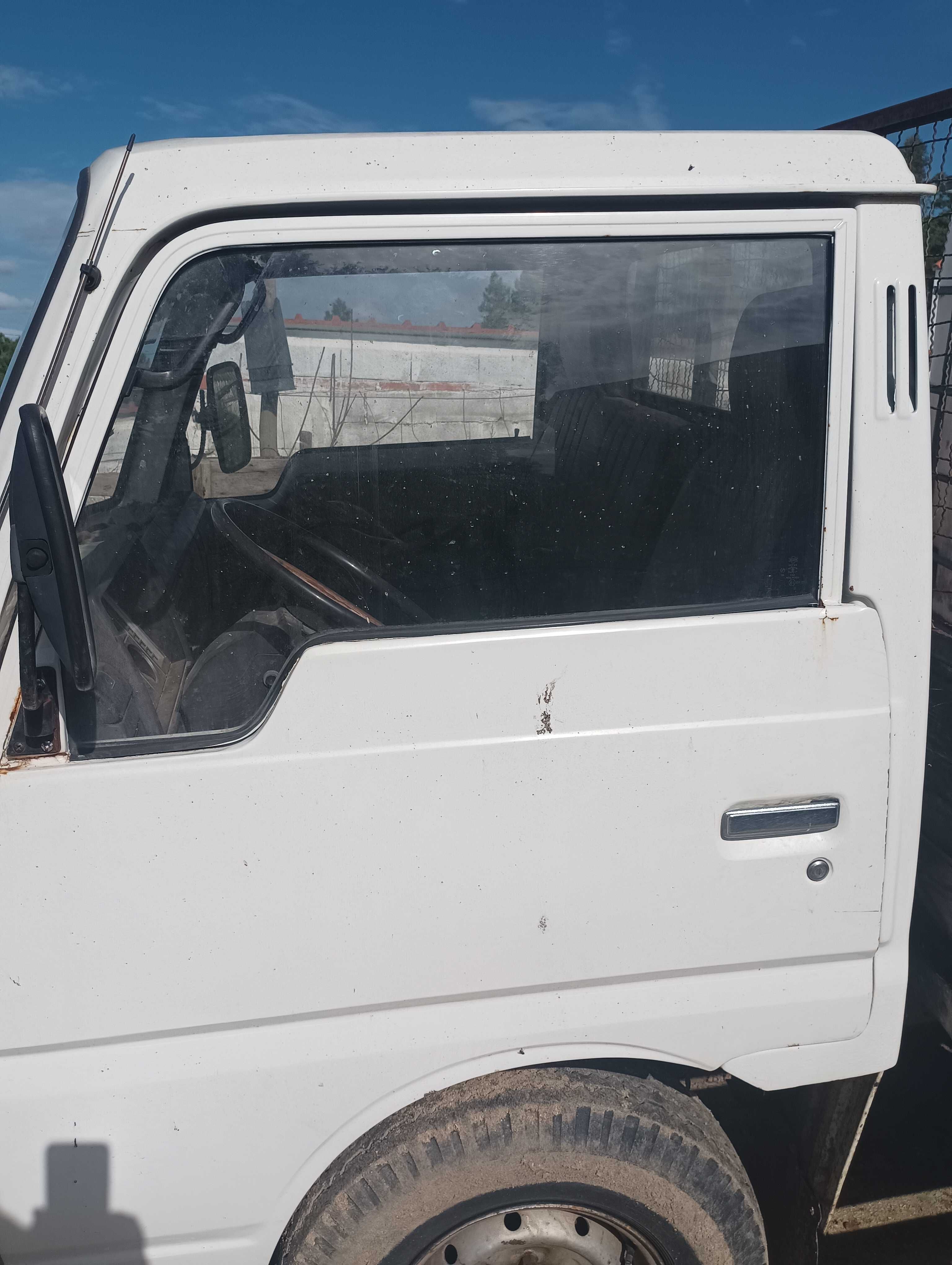 Nissan Cabstar caixa aberta