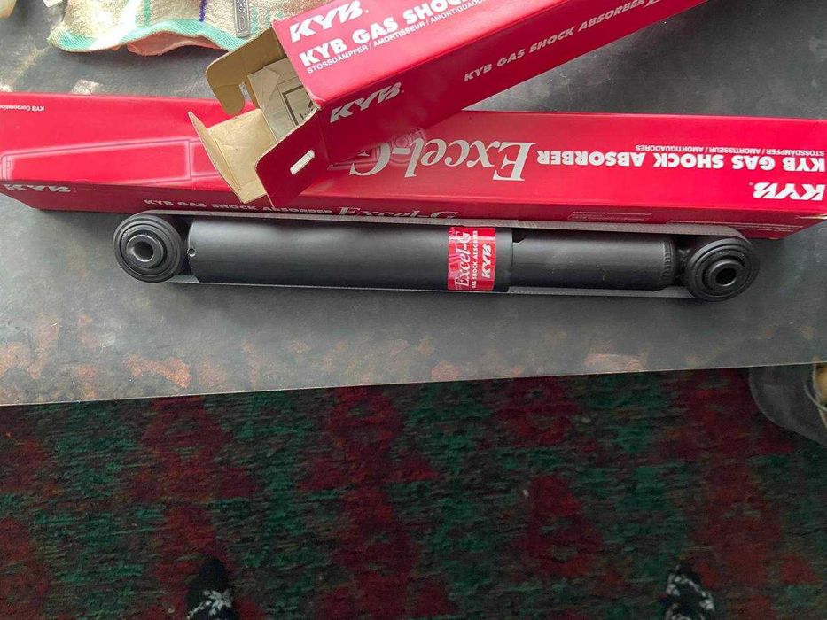 Амортизатори KYB  на Suzuki Grand Vitara