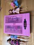 Szafa , garderoba Barbie z lalkami