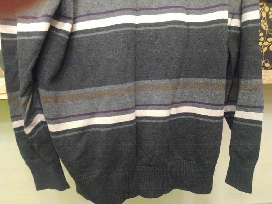 Sweter w paski Magnum