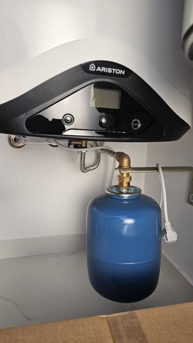 Bomba de Calor Ariston Nuos Evo A+ 150L nova, embalada