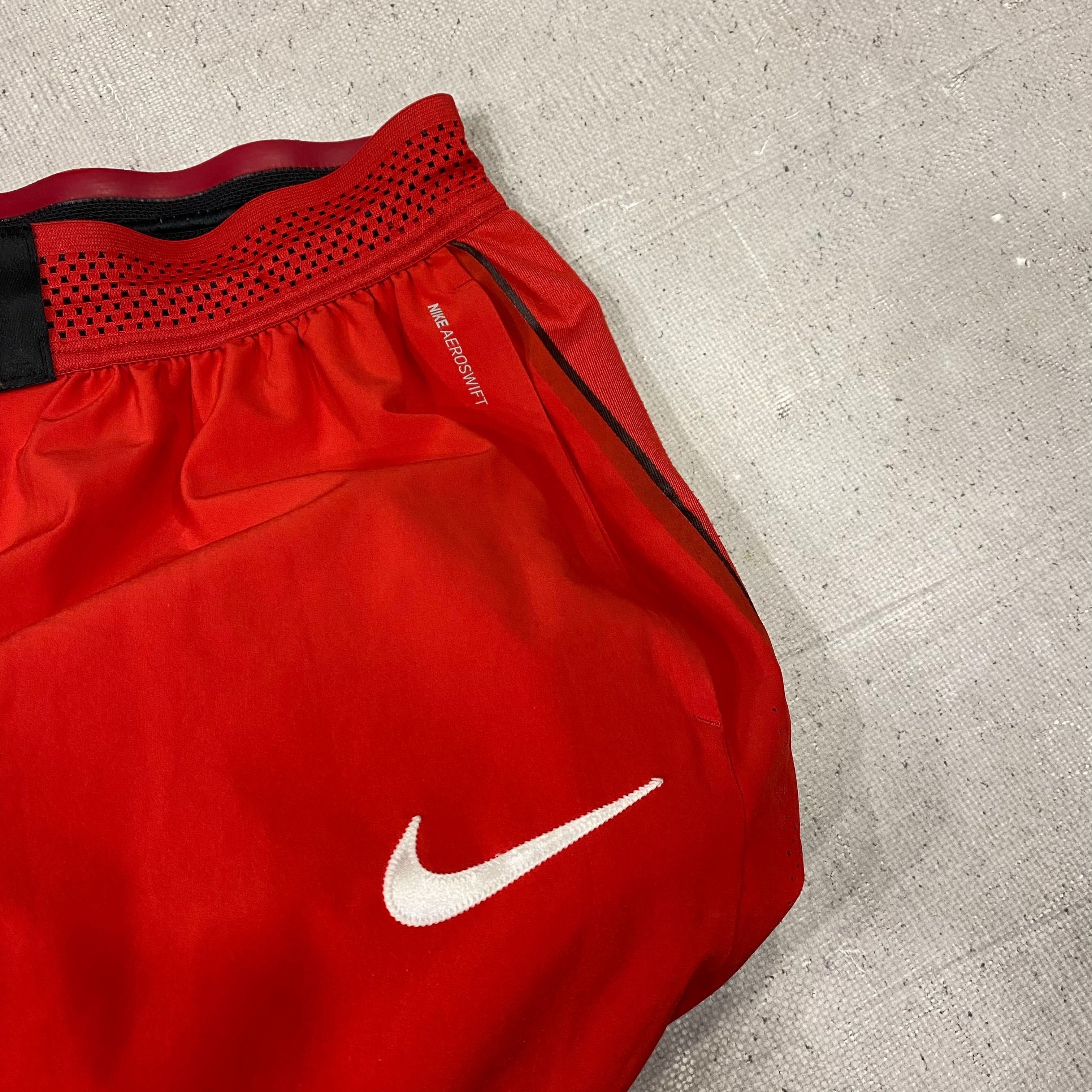 Нейлоновые шорты Nike pro swoosh
