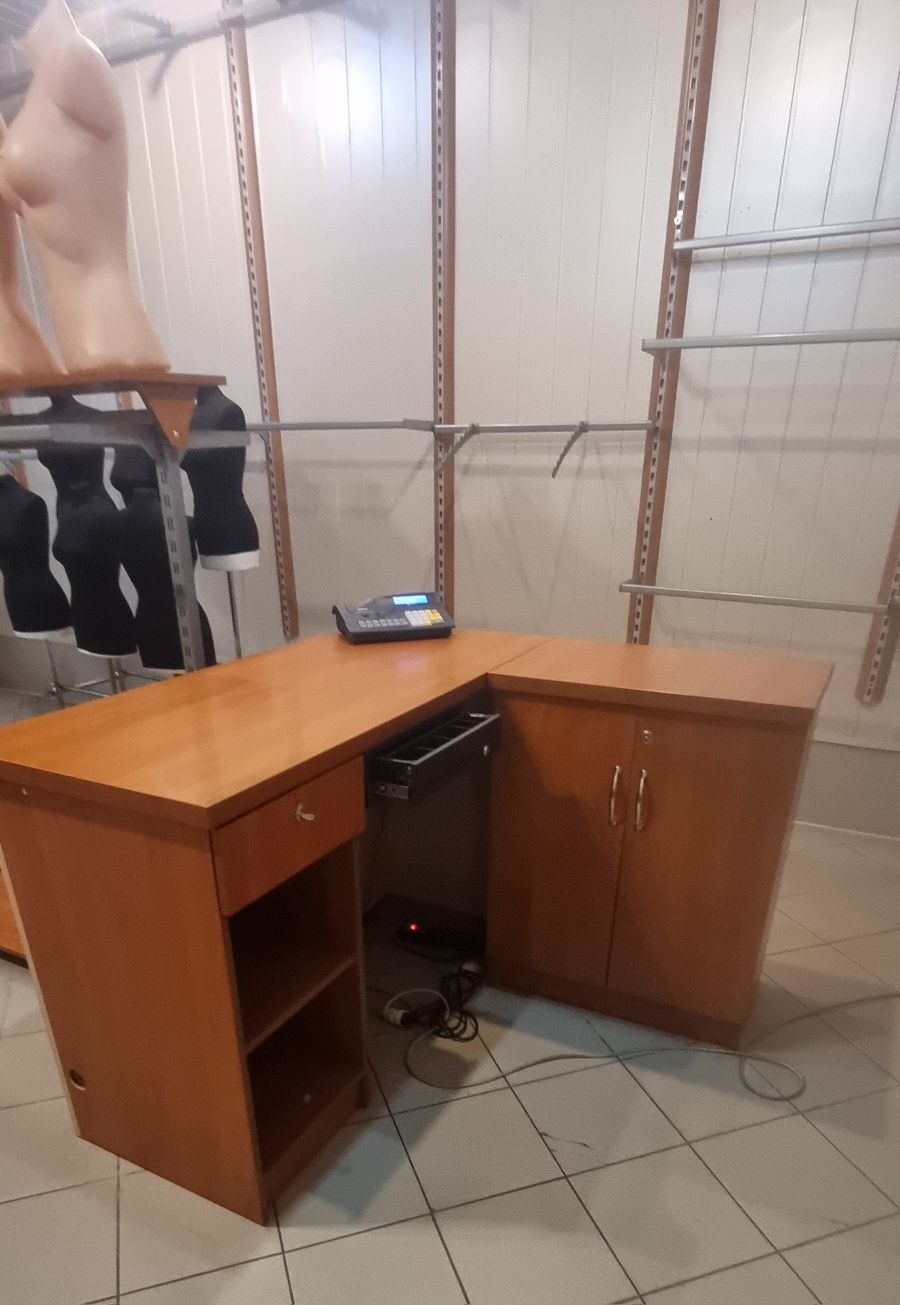 Biurko - lada narożne z  szufladą  pancerną