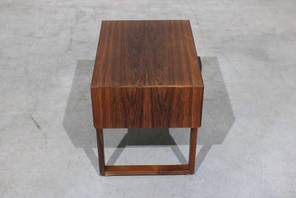 Mesinha de cabeceira em pau santo | Design Mid Century Modern