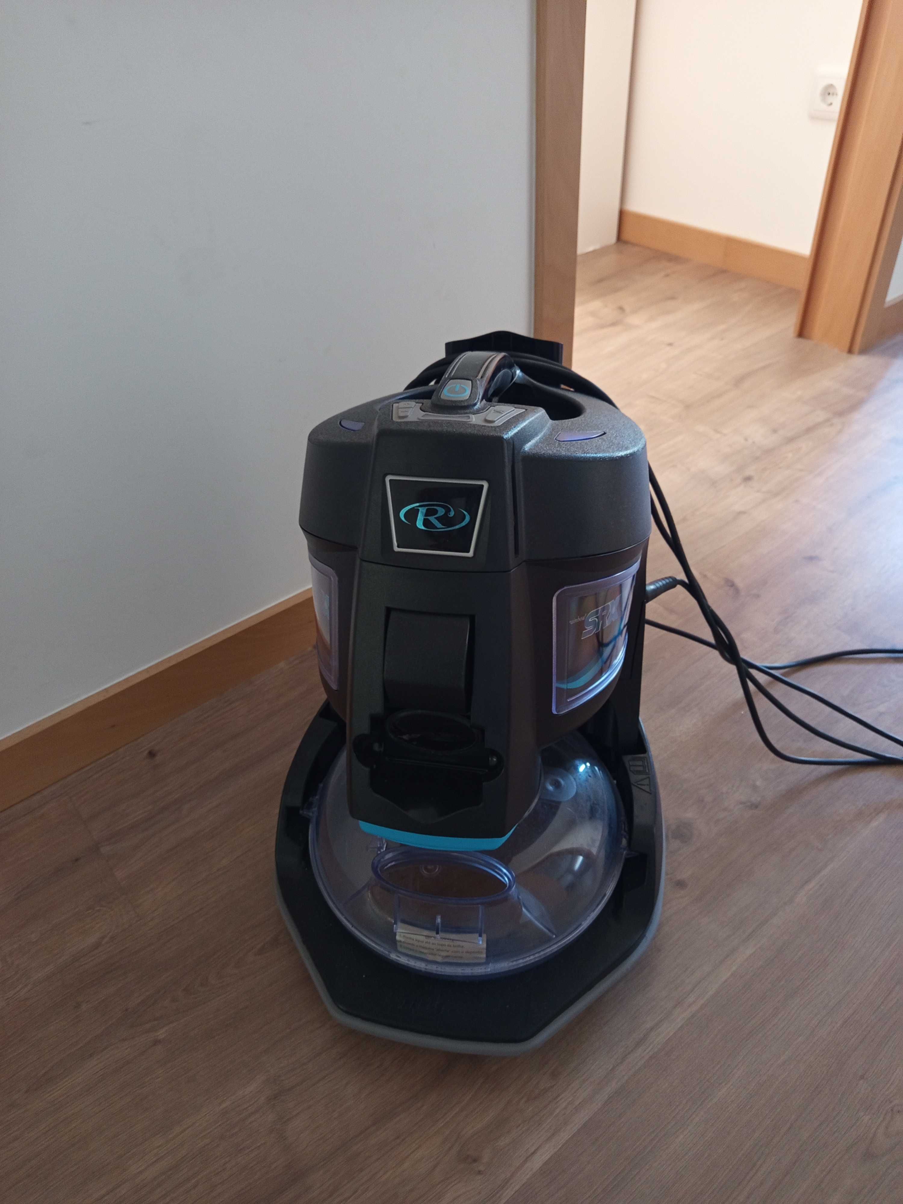 Máquina industrial de limpeza higienização