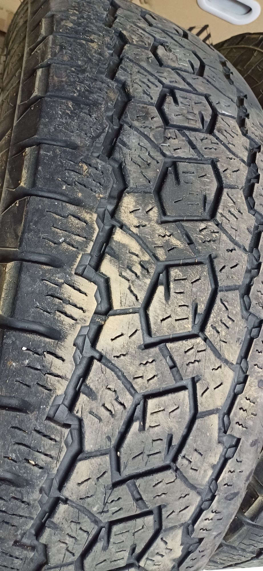 2 pneus disponíveis, Toyo A/T 245/70R16