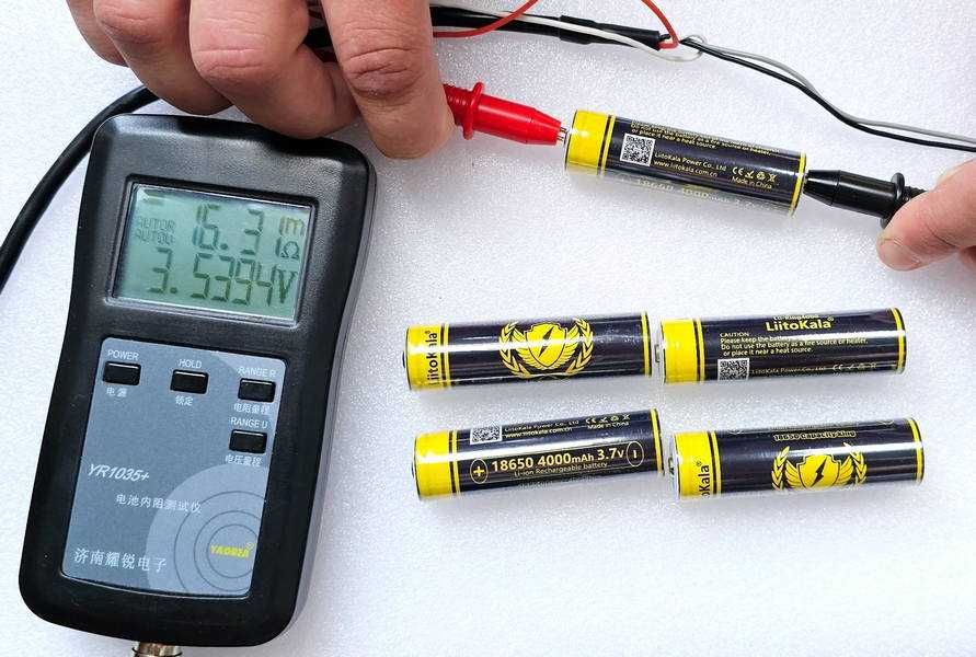 Високоємний акумулятор LiitoKala KING-BJT 4000mAh 12A 18650 кнопка