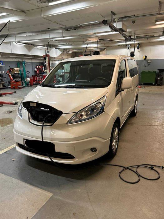 В дорозі! Nissan eNV-200 на 7 місць 2020 року з Європи