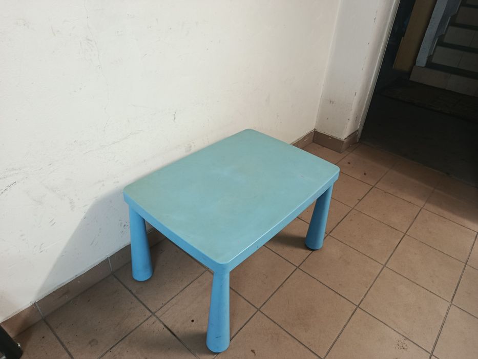 Stolik plastik dla dzieci mammut
