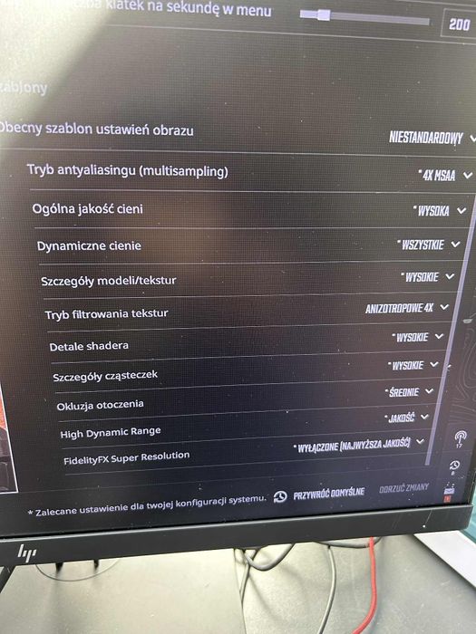 Komputer gamingowy plus monitor