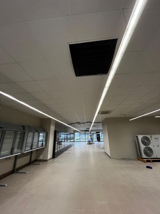 ARMSTRONG sufity podwieszane