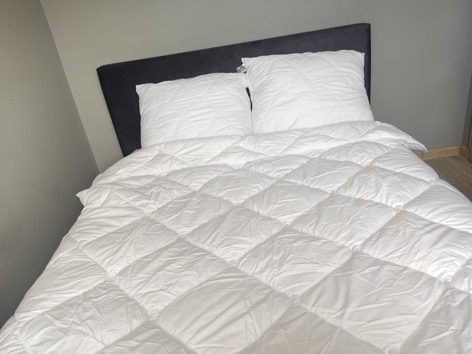 Łóżko kontynentalne Basic Comforteo materac 2 poduszki 2 kołdry