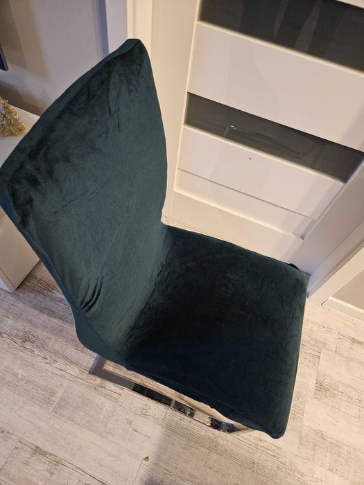 Welurowe pokrowce na krzesła 4 sztuki miękkie ciemna zieleń