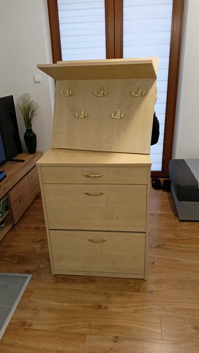 Szafka na buty z wieszakiem