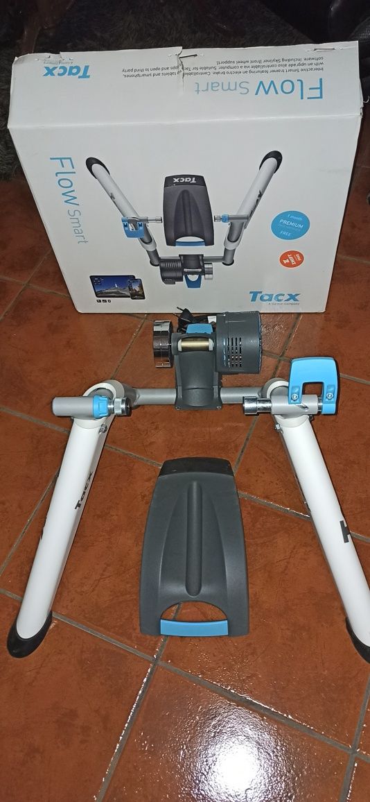 Tacx Flow Smart (inclui o pneu para a bicicleta)