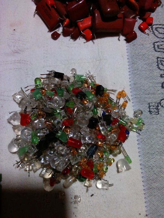 Продам радиодетали на переработку, вес 1.680 цена за все