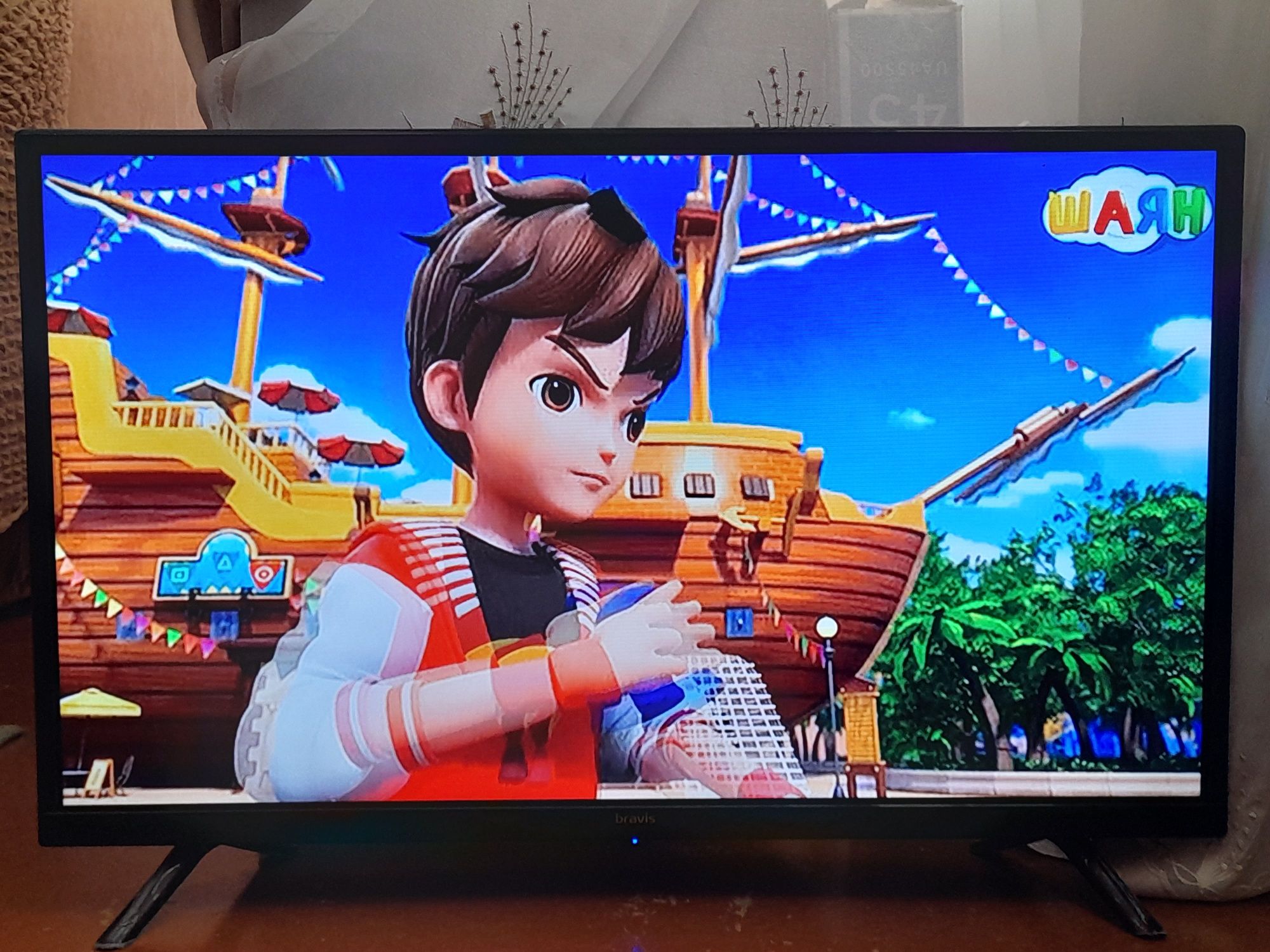 SMART LED телевизор 32"Android WI-FI с T2 тюнером