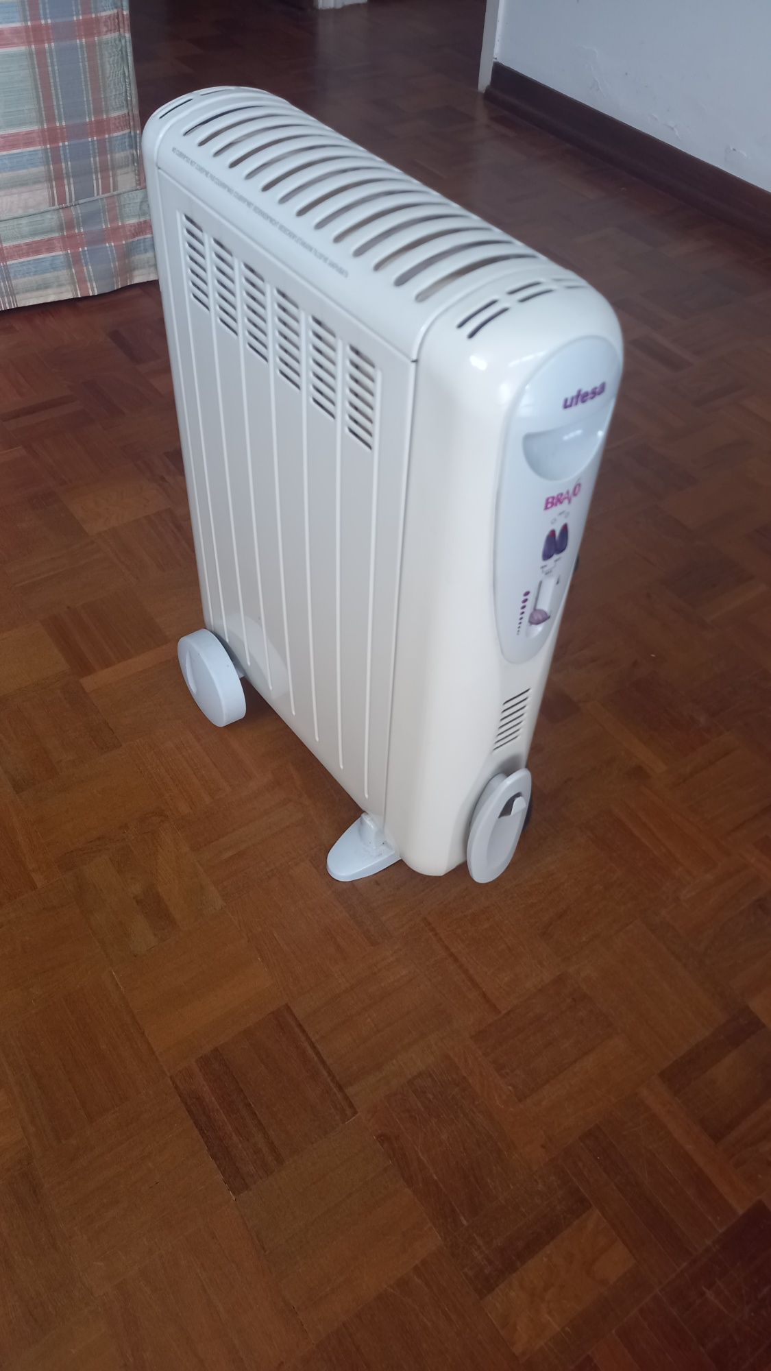 Aquecedor a óleo Ufesa bravo
