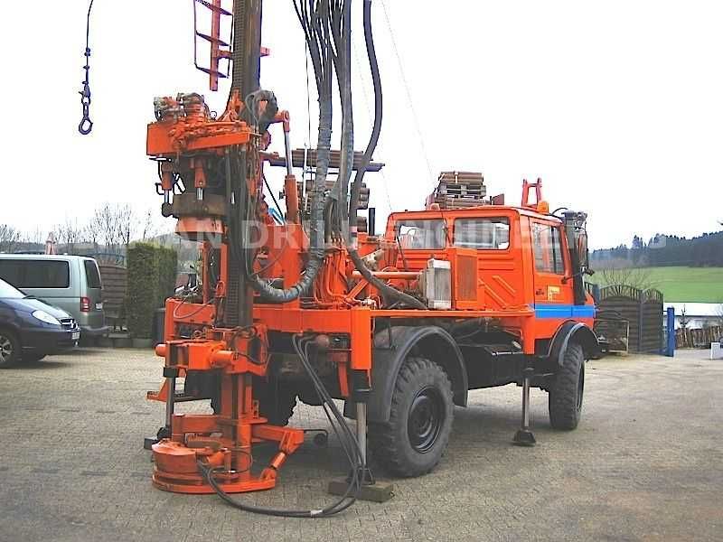 Wiertnica pionowa  Unimog U435 4x4, pompy ciepła, studnie głębinowe