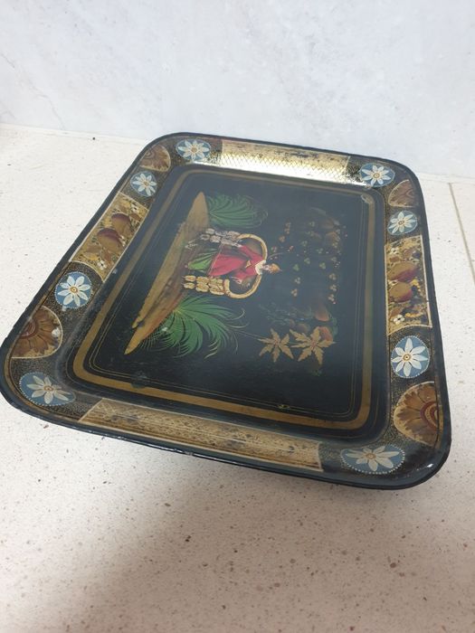 Fantástico antigo tabuleiro asiático esmaltado e dourado à mão