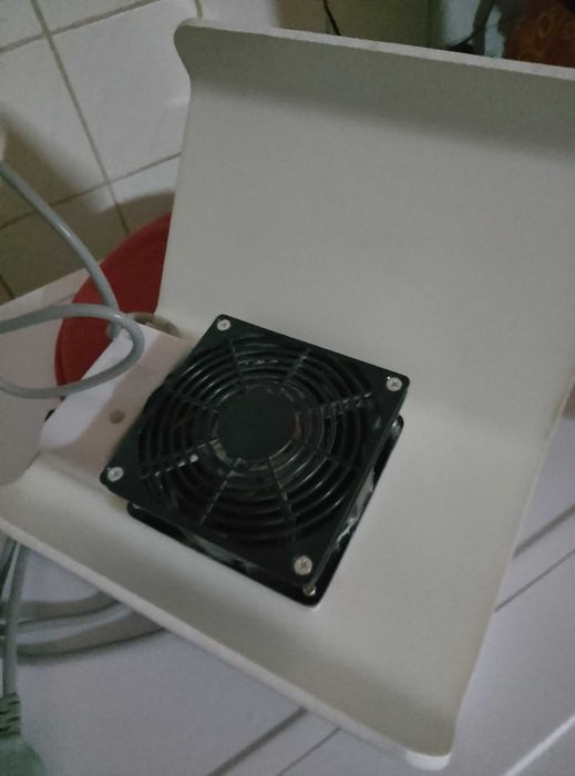 Aspirador em pó para cuidado das unhas