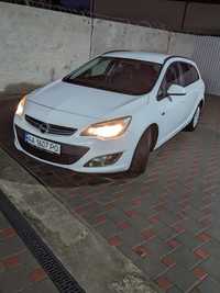 Opel Astra  J sport taure 2013 года