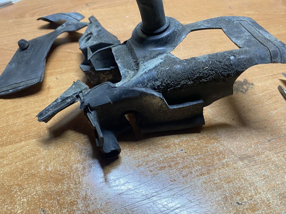 Mercedes Ml163. Уплотнитель резиновий капота, повітропроводу, моторний