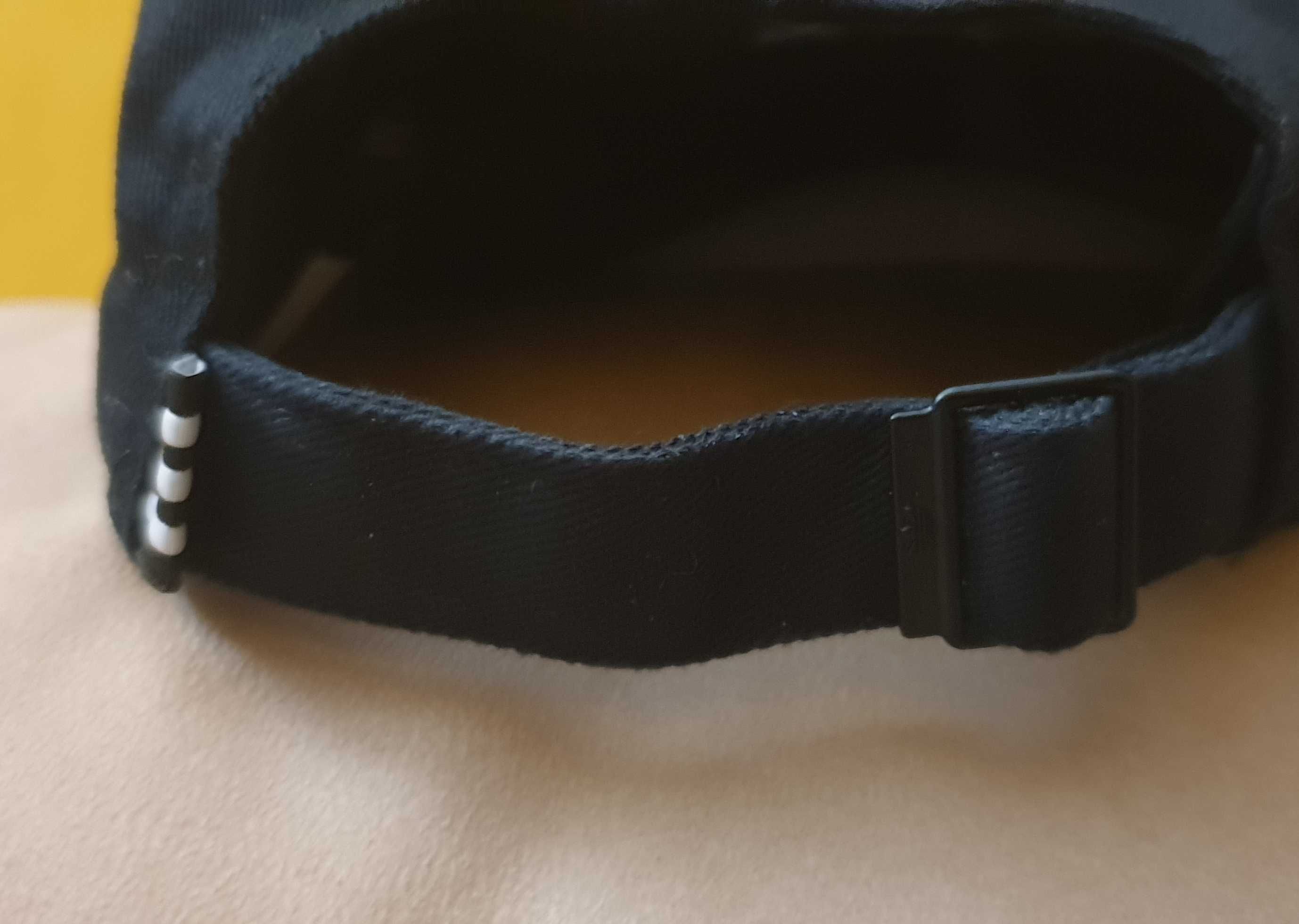 Oryginalna czapka z daszkiem Adidas
