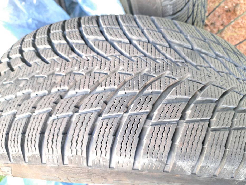 Dwie opony zimowe auto osobowe