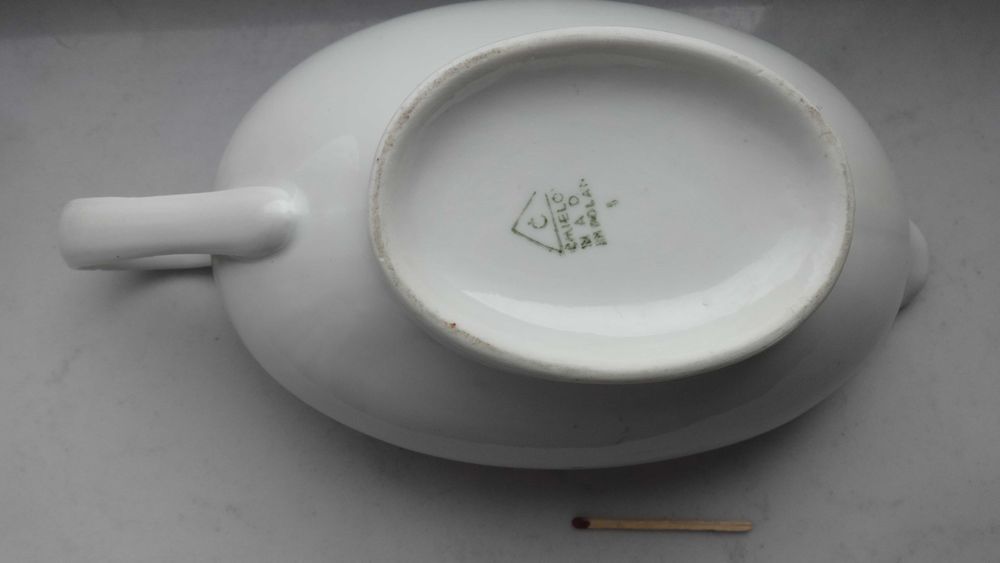 Stara polska sygnowana sosjerka.