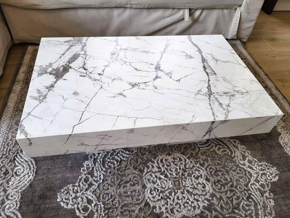 Stolik Kawowy ze spieku kwarcowego, Marmur