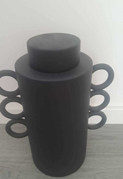 Vaso preto moderno