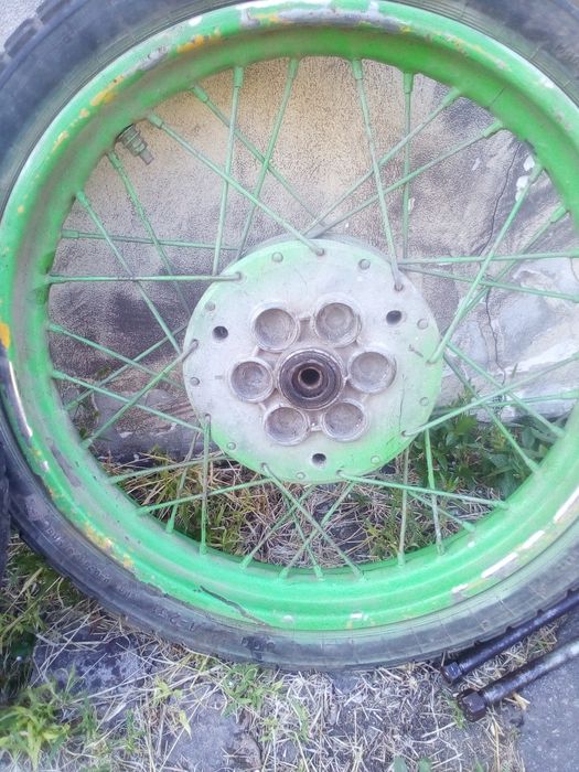 Колеса на мотоцикл