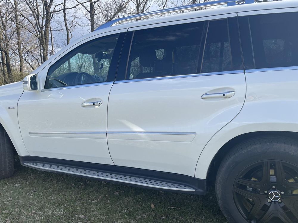 Mercedes-Benz GL- Class 2012