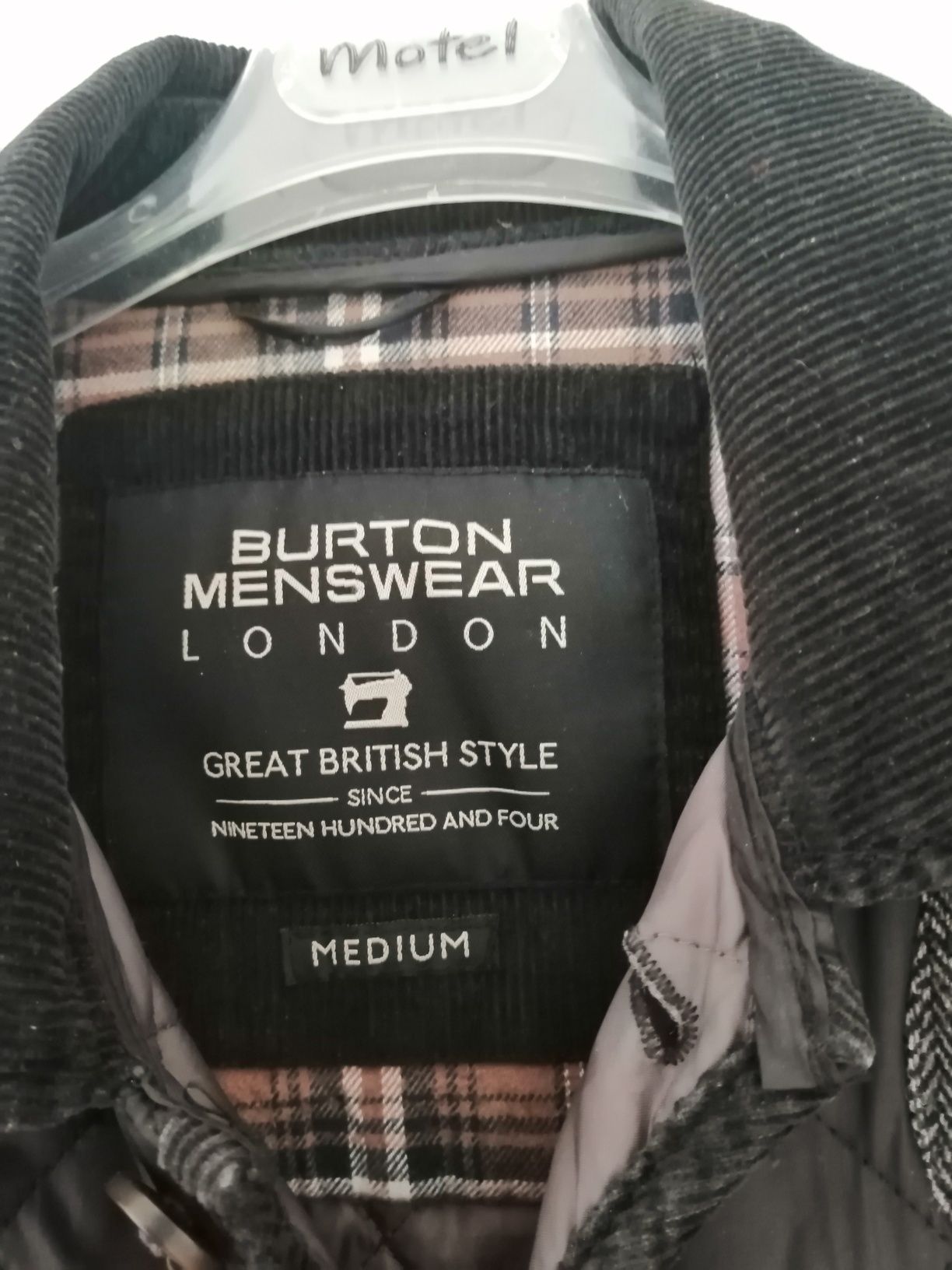 Czarna pikowana kurtka lekka Burton Menswear, rozmiar M