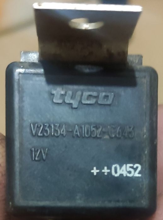 Реле Tuco V23124-A1052-C643 12v