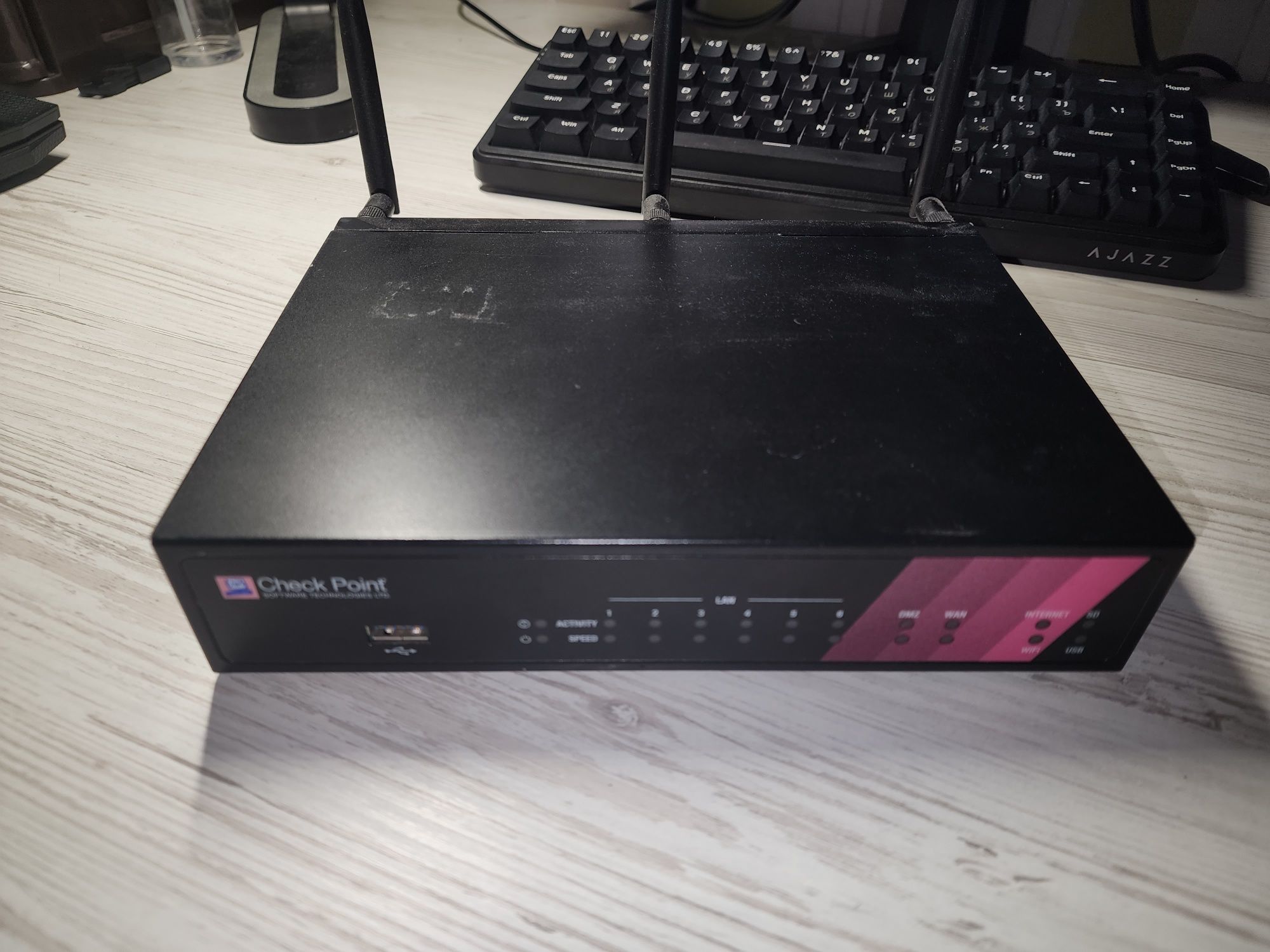 Wifiроутер Checkpoint L71w