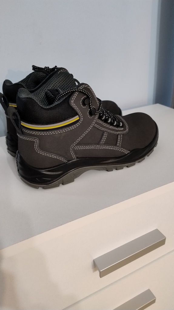 Buty robocze Lahti Pro S3 SRC za kostke. Nowe