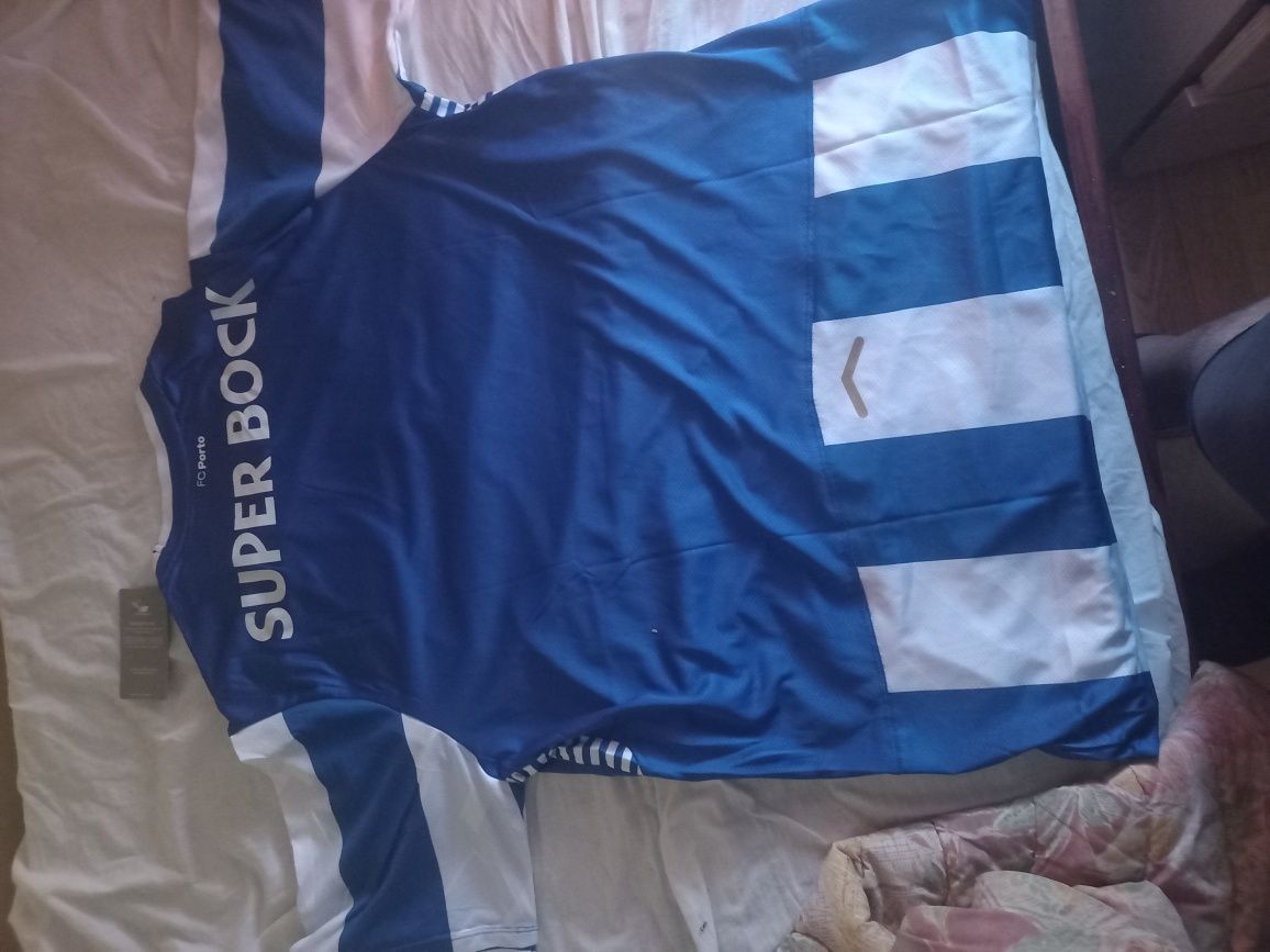 Vendo camisola FC Porto nova ainda com etiqueta