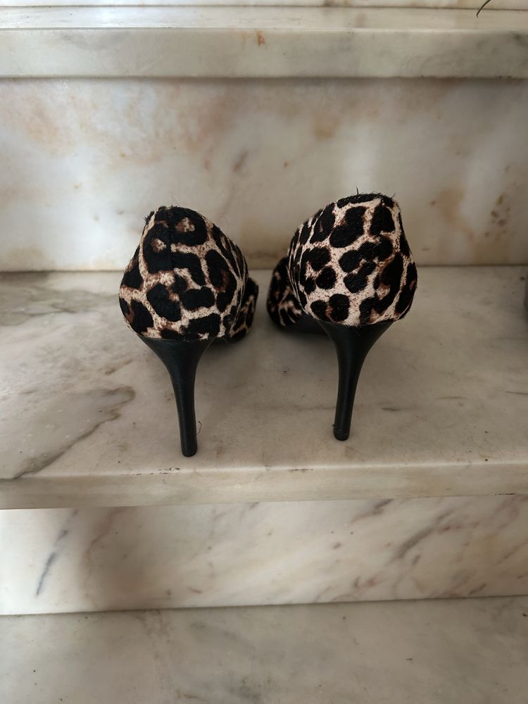 Sapatos padrão chita- 37